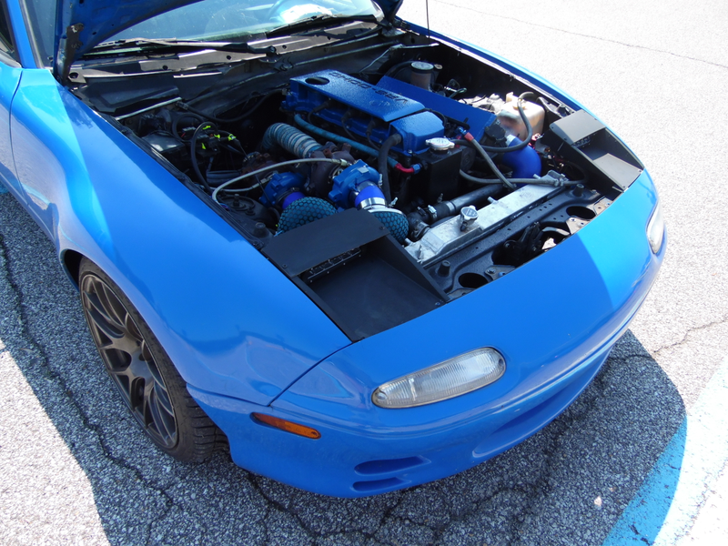 Illustration for article titled I can post pics again! Crazy Miata WIP (not mine obviously)
